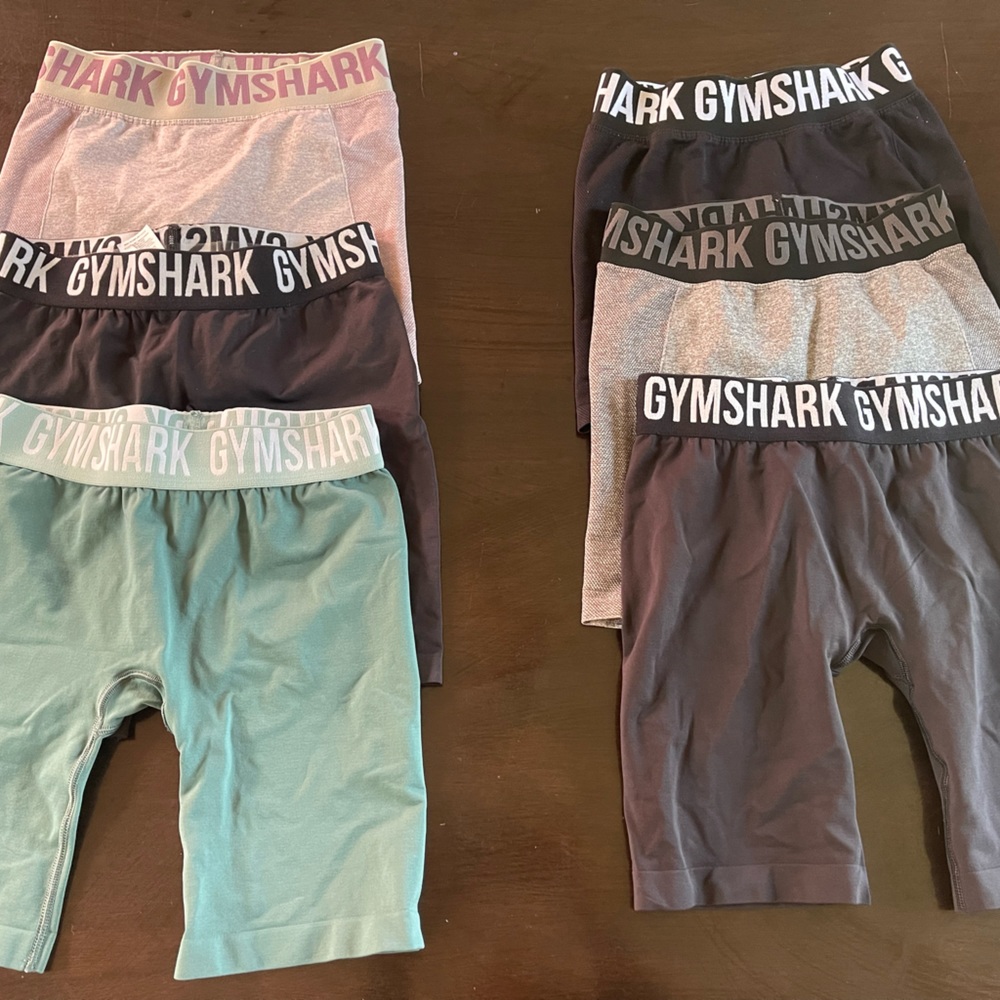 GYMSHARK SHORTS LOT